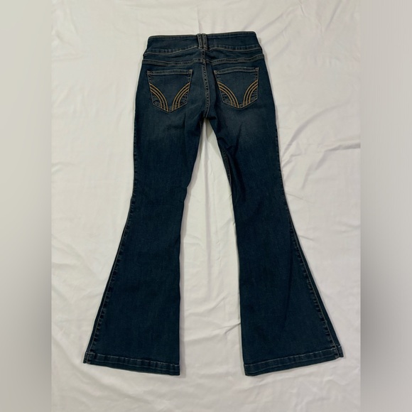 Hollister Women's Flared Blue Jeans With 2 buttons - Picture 2 of 3